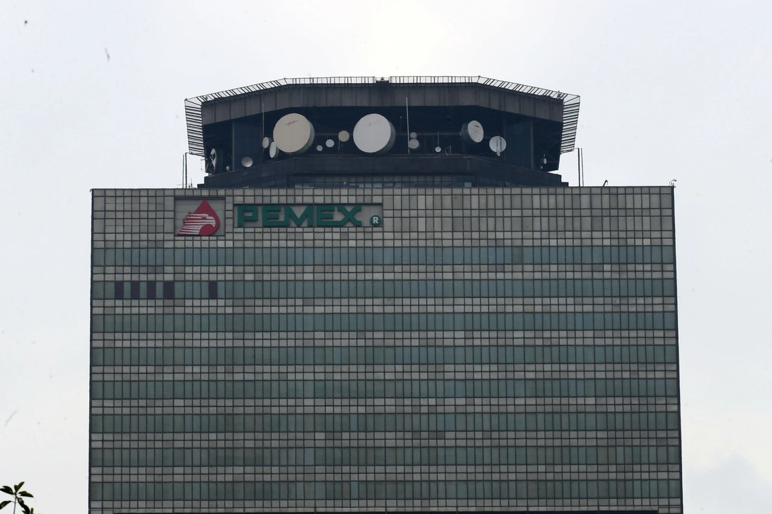 Torre de Pemex en la Ciudad de México. Foto Roberto García Ortiz / Archivo