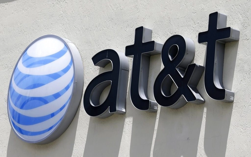 La Profeco y la compañía telefónica AT&T llegaron a un acuerdo mediante el cual la empresa bonificará a más de 844 mil de sus clientes por el cobro de "cargo por equipo diferido", realizado entre noviembre de 2018 y agosto de 2019. Foto Ap / Archivo