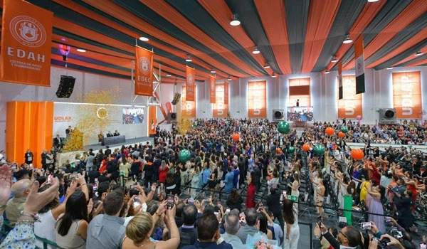 En las emotivas ceremonias, que tuvieron como escenario el emblemático gimnasio Morris “Moe” Williams. Foto cortesía