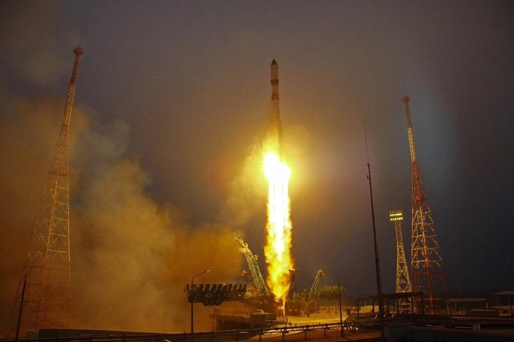 La nave de carga de Roscosmos llevó a la EEI más de 2.400 kilogramos de distintas cargas, en particular alimentos, combustible para la plataforma orbital, casi media tonelada de agua potable y equipos para la plataforma orbital. Foto Ap / Archivo
