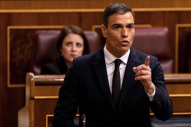 El jefe del gobierno español Pedro Sánchez pidió a la oposición no caer en "el veneno del odio". Foto Afp 