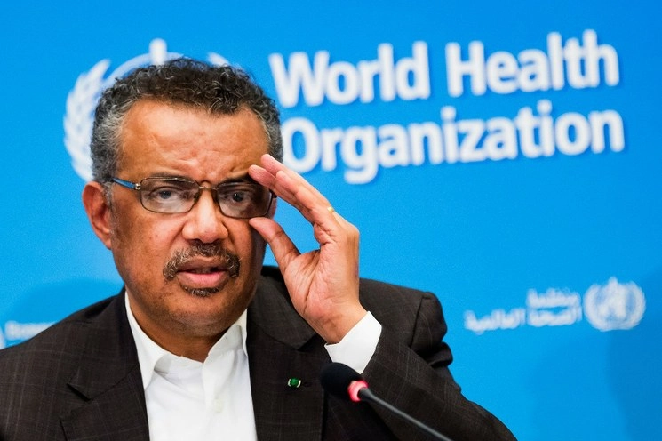 Tedros Adhanom Ghebreyesus, Director General de la Organización Mundial de la Salud, durante una conferencia con los medios de comunicación en la sede de la OMS en Ginebra, Suiza. Foto Ap