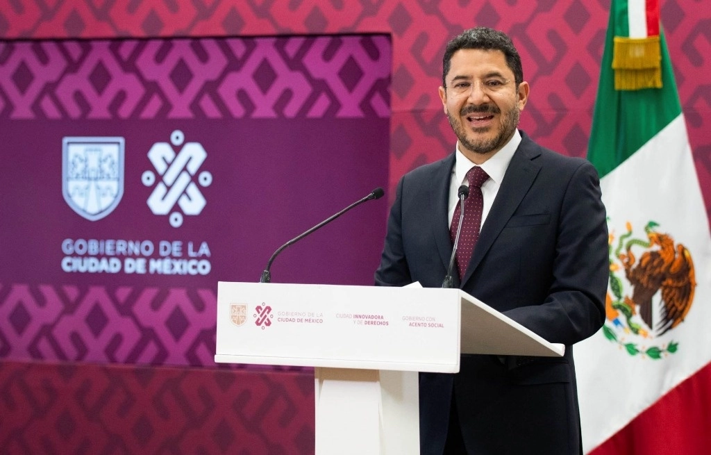 Martí Batres, jefe del Gobierno de la Ciudad encabezó la presentación del Programa de Regularización Administrativa de los Restaurantes, en junio de 2024. Foto Cuartoscuro / Archivo     