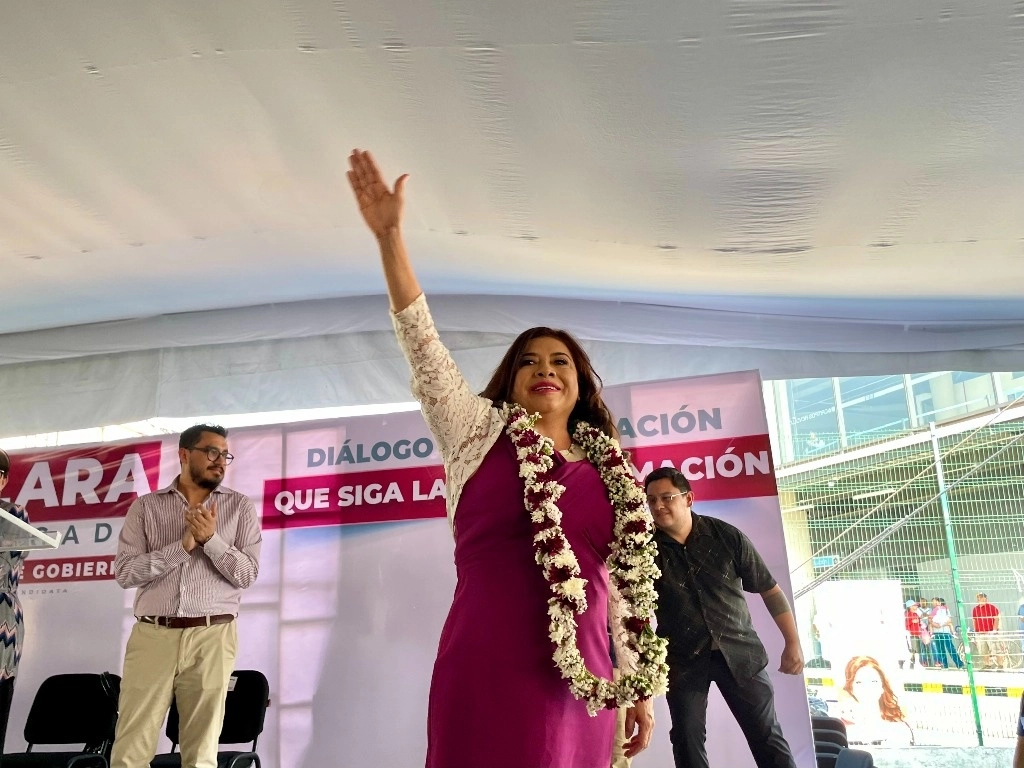 En San Luis Tlaxialtemalco, la abanderada de los partidos Morena, del Trabajo y Verde Ecologista, aseguró, además, que va a gestionar como una prioridad con el próximo gobierno federal, la construcción de un hospital regional en la zona en beneficio de toda la población de la demarcación. Foto Roberto García Ortiz / La Jornada/ Archivo 