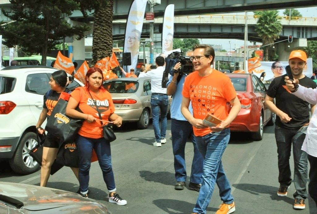 Salomón Chertorivski en recorridos ciudadanos por calles de la capital. Foto de su perfil de X