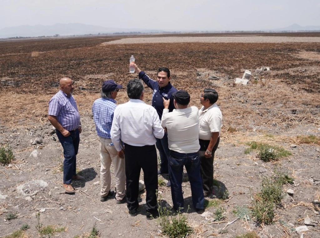 Con la visita de Enrique Vargas, pobladores de la región de Zumpango, reciben por segunda ocasión la visita de un candidato de la coalición Fuerza y Corazón por México. Foto @EnriqueVargasdV