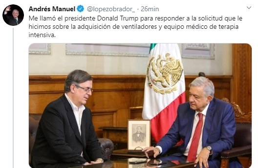 El canciller Marcelo Ebrard y el presidente López Obrador atienden la llamada telefónica realizada por el presidente de EU, Donald Trump. Imagen @lopezobrador_