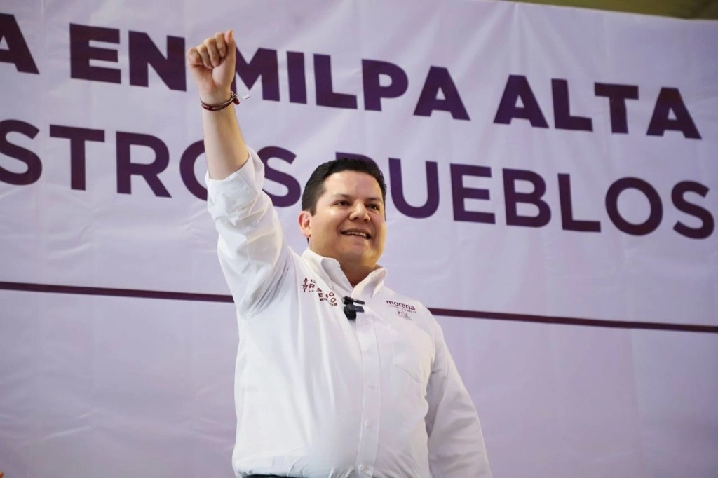 
Durante el arranque de su campaña afirmó que “vamos a continuar y a fortalecer aquellos proyectos que un día comenzamos con mucha ilusión y hoy comienza la verdadera batalla por la dignidad y la esperanza de nuestra tierra”.
Foto cortesía Morena