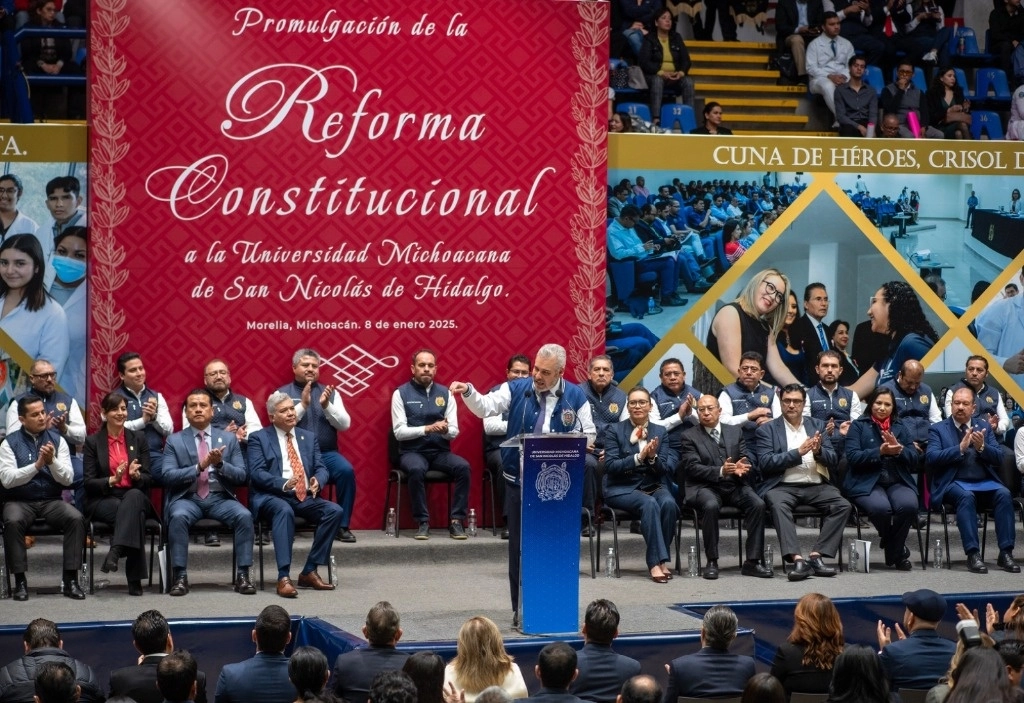 El gobierno de Michoacán promulgó la reforma constitucional a la UMSNH que evitará crisis económica por déficit. Foto Facebook UMSNH
