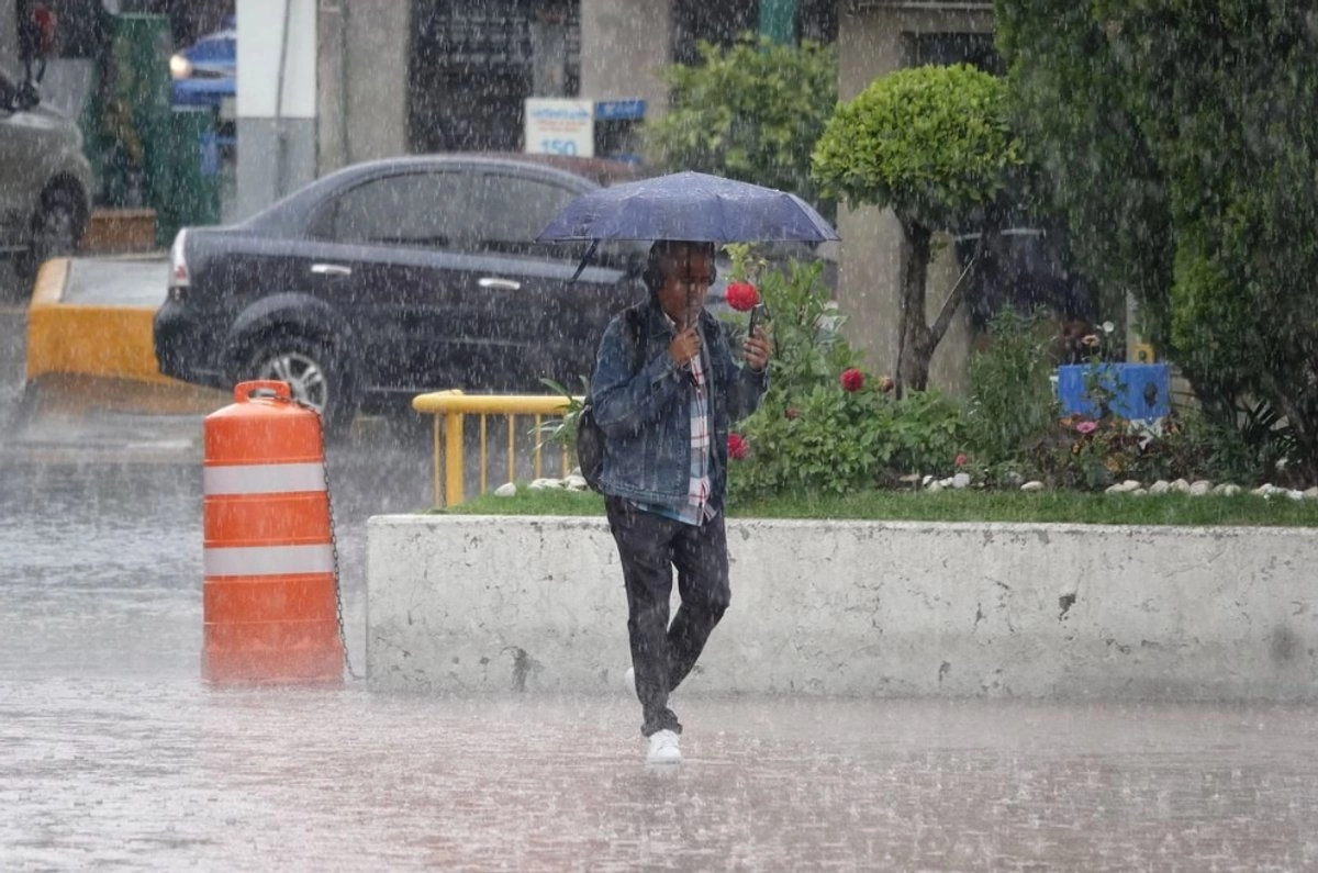 Lluvia en el centro de la Ciudad de México.