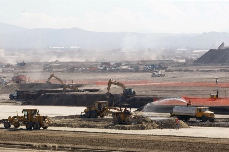 Obras del Aeropuerto Internacional General Felipe Ángeles (AIFA) en enero de 2020. Foto Roberto García Ortiz
