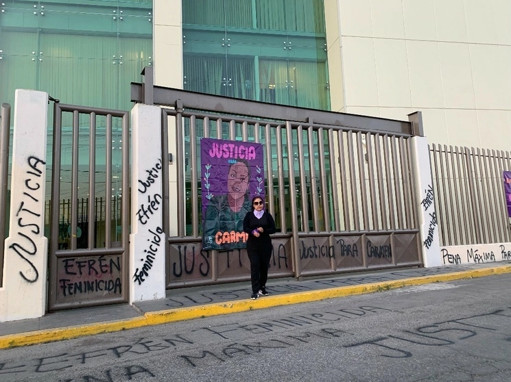Carmen Sánchez protesta frente al penal de Chalco, en imagen de archivo. Foto René Ramón