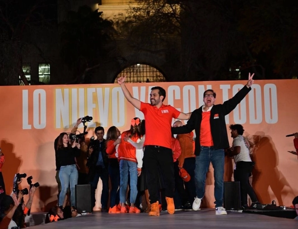 Los emecistas Jorge Álvarez Maynez y Salomón Chertorivski en el cierre de precampaña. Foto MC