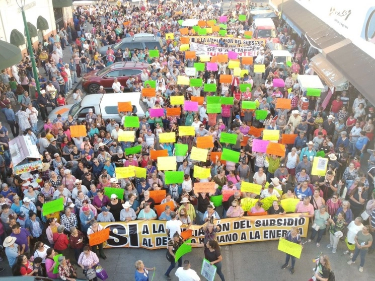 Apenas el pasado 9 de septiembre miles marcharon para protestar contra los cobros excesivos de CFE en Sonora. Foto Cristina Gómez