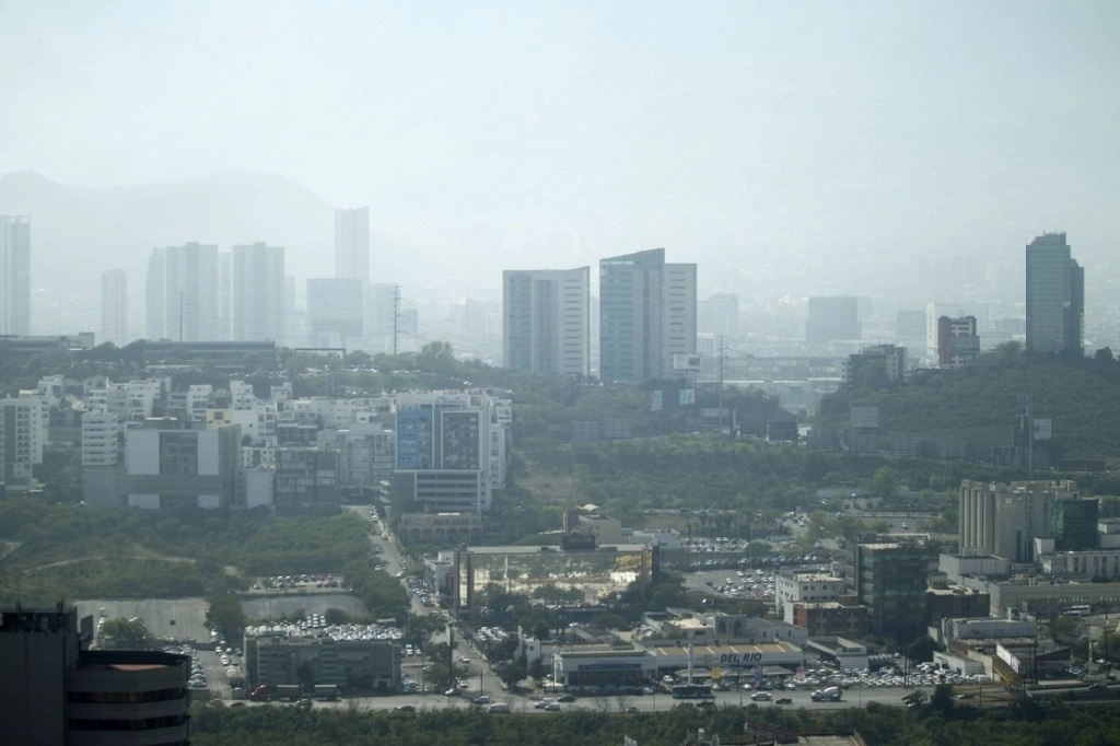 El gobierno de Nuevo león propuso 8 acciones estratégicas para la reducción de emisiones contaminantes en la atmósfera. Foto Cuartoscuro / Archivo