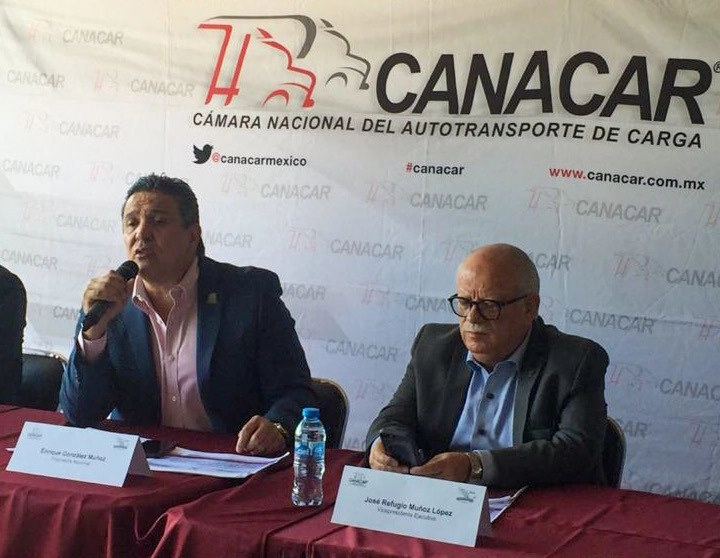 Canacar llamó al gobierno a trabajar en conjunto con las empresas que movilizan la mercancía para evitar que se contagien los conductores y los protejan de la delincuencia. Foto Alejandro Alegría