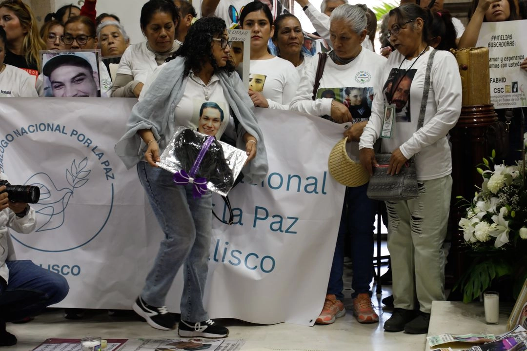 El legislador Manlio Fabio Beltrones,  propuso la creación de un padrón de familiares de personas desaparecidas que sean reconocidos como auxiliares oficiales. Foto 