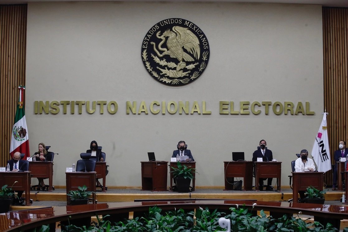Consejeros durante una sesión en el INE, en la Ciudad de México. Foto Cristina Rodríguez / Archivo