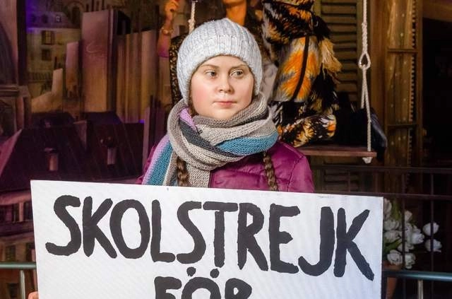 La joven militante sueca contra el cambio climático, Greta Thunberg y su movimiento "Viernes por el futuro" fueron propuestos para el premio Nobel de la Paz 2020 por dos diputados suecos. Foto Afp 