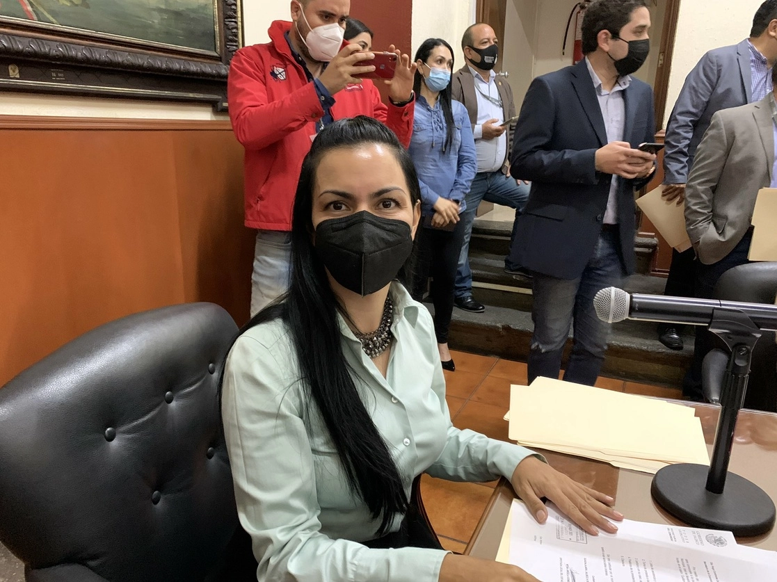 Diputada de Morena en Jalisco, Ángela Gómez Ponce, propuso una ley para mujeres con dolor crónico de menstruación. Foto @MorenaDipJal 