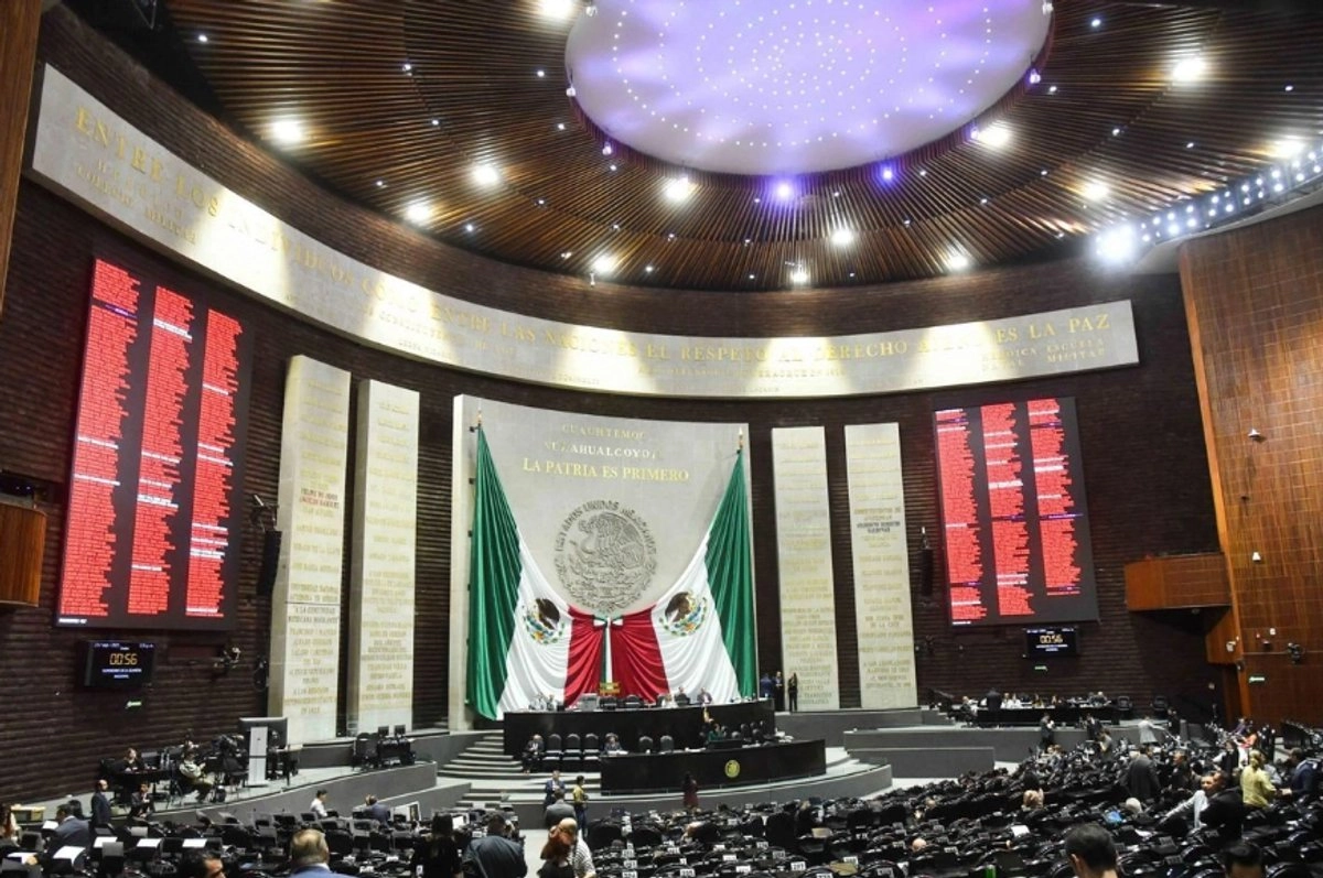 En el salón de plenos de la Cámara de Diputados en la Ciudad de México.
