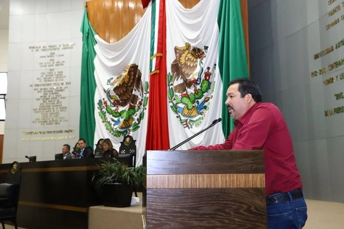 Eliud Almaguer, diputado local presentó la iniciativa que busca expedir la Ley de Protección de Testigos y Denunciantes. Foto @CongresoTams