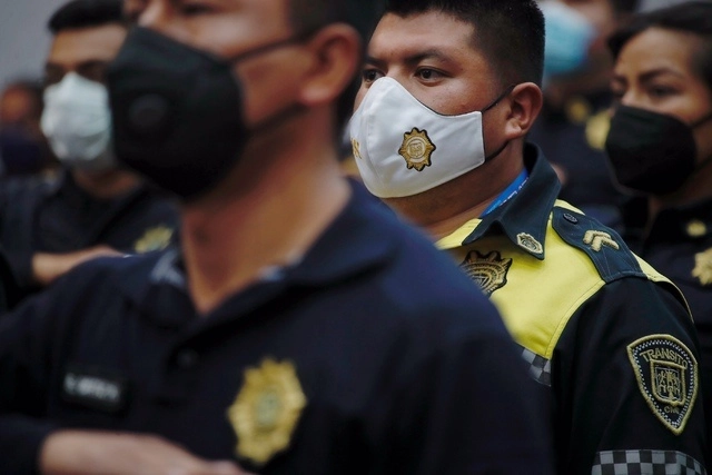 La propuesta del programa Blindar, es ofrecer becas a los hijos de policías hasta el grado universitario. Foto Cristina Rodríguez