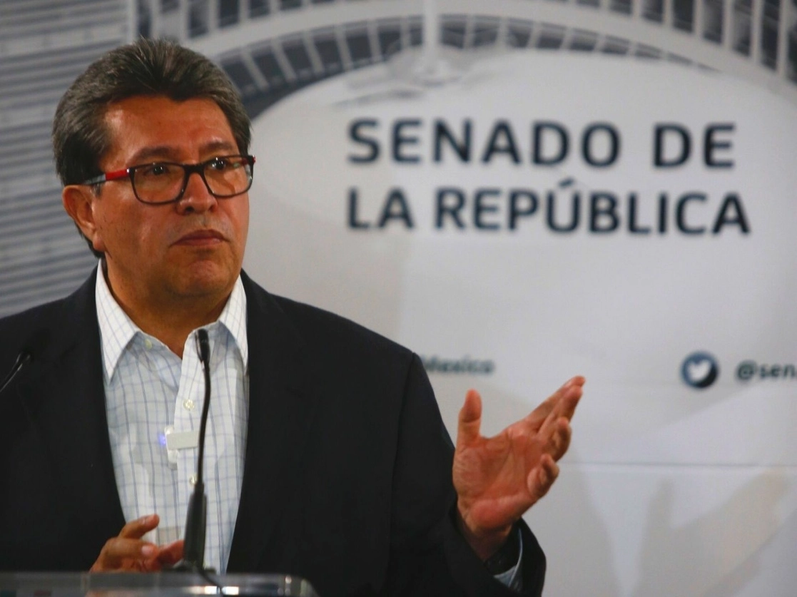 El legislador de Morena, Ricardo Monreal, invitó a usuarios y especialistas a enriquecer su proyecto. Foto Guillermo Sologuren / Archivo