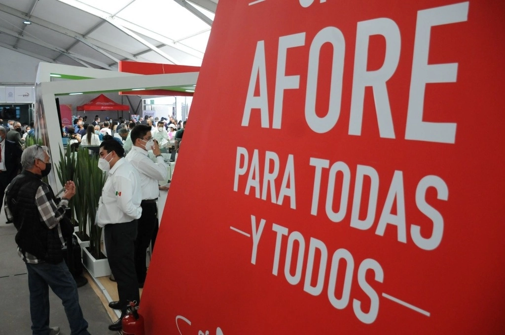 La creación del fondo de pensiones del bienestar no es perjudicial para los trabajadores y sus expectativas de jubilación en México; sin embargo, la iniciativa deja de lado algunos aspectos sustanciales, dijo el Instituto México de Contadores Públicos. Foto Cuartoscuro / Archivo