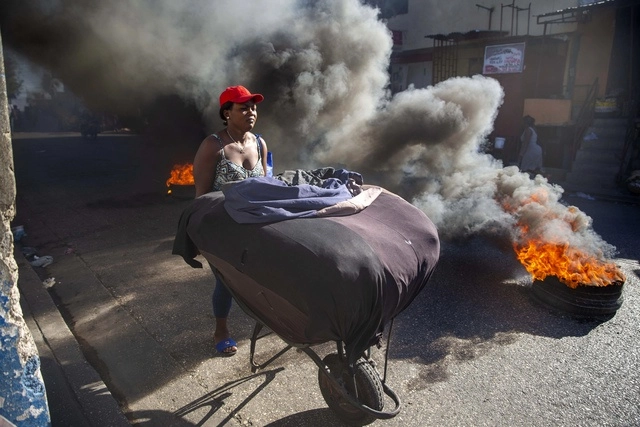Las manifestaciones violentas en Haiti de la facción policial ‘Fantom 509’ se han reportado desde 2020. Foto Ap/Archivo