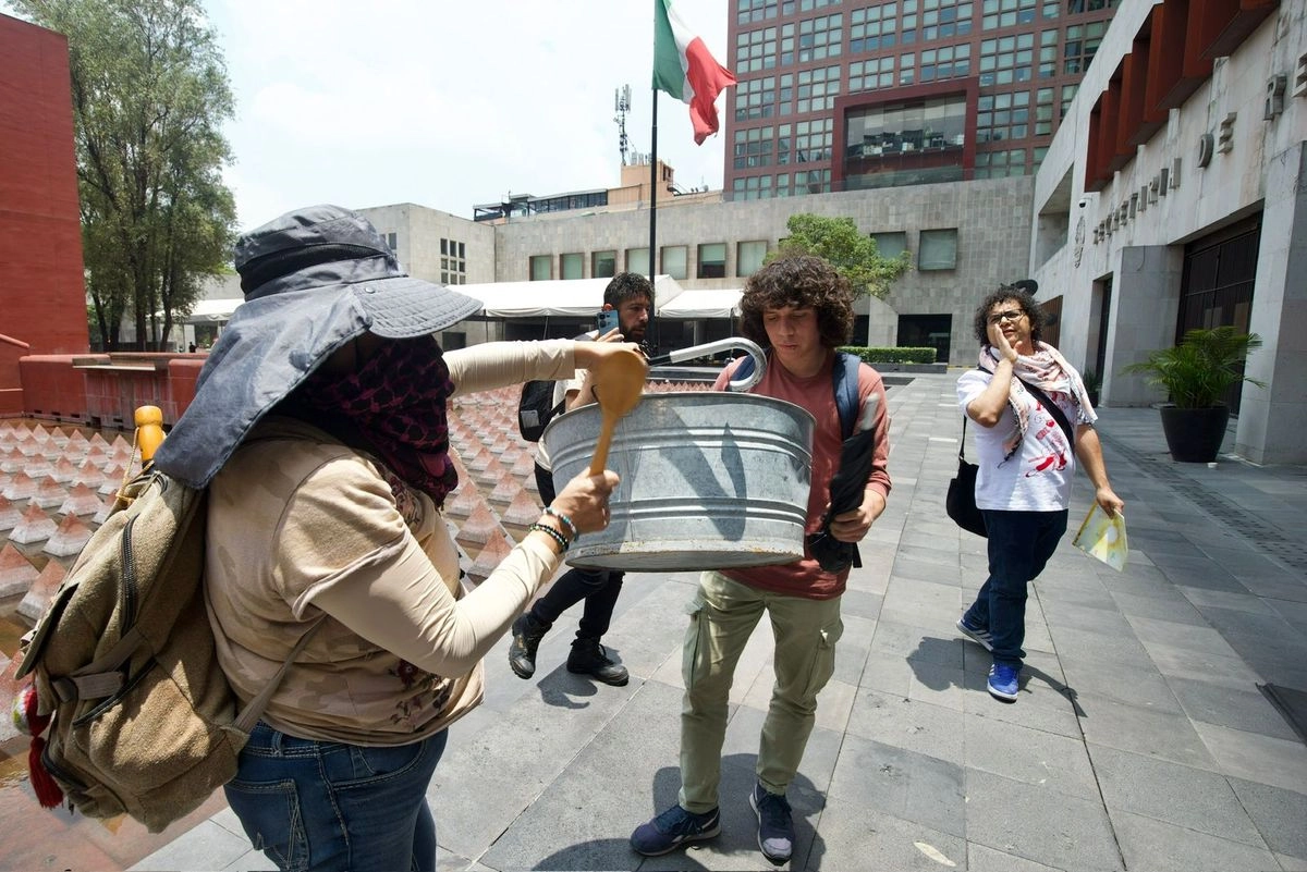 Asimismo plantearon la “disolución de todo espacio sionista”, sea escolar, artístico, cultural, deportivo, político o comercial en territorio mexicano. Foto 