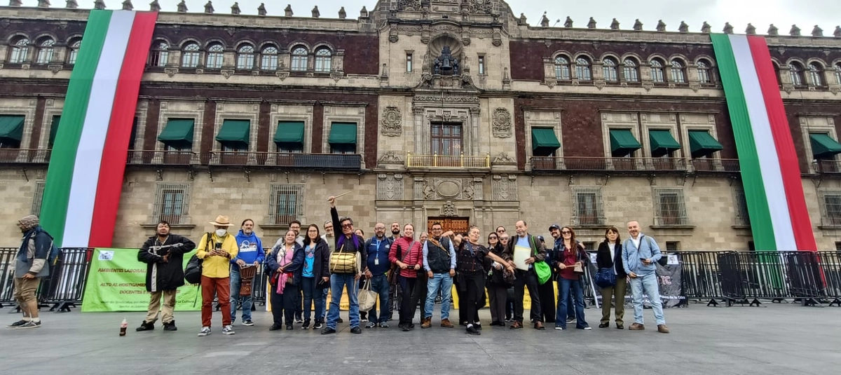 Protesta del sector académico de la Unión de Sindicatos del Instituto Nacional de Bellas Artes y Literatura (Usinbal), frente a Palacio Nacional, el 8 de septiembre de 2025.