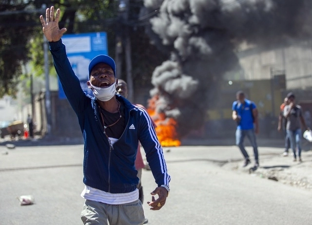 En imagen de archivo, manifestaciones en Haití para exigir la renuncia del presidente Jovenel Moise. Foto Ap
Jovenel Moise