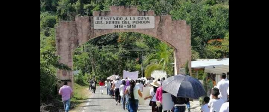 En imagen de archivo, familias desplazadas de Guerrero. Foto Sergio Ocampo Arista
