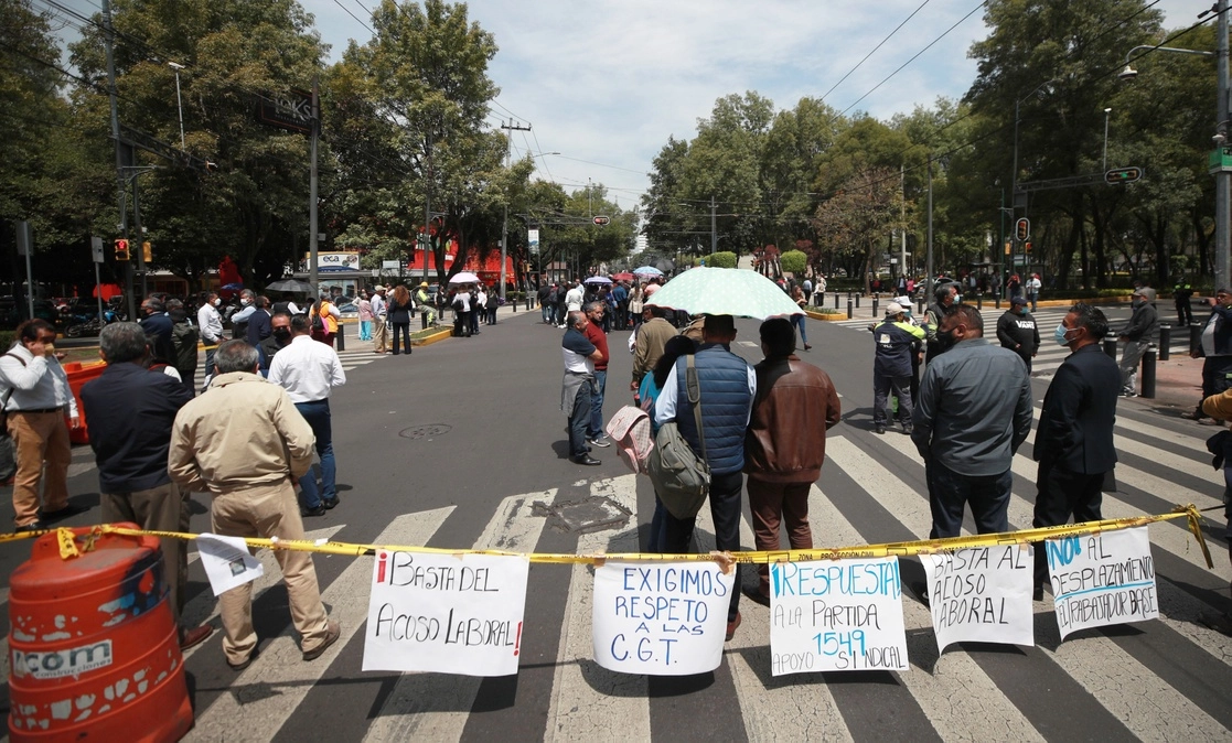 Los trabajadores indicaron ayer que a pesar de solicitar audiencia con el alcalde no los ha recibido. Foto Alfredo Domínguez