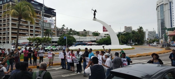 Los periodistas protestan ante el incremento de hechos violentos contra comunicadores, el 17 de julio de 2023. Foto Héctor Briseño