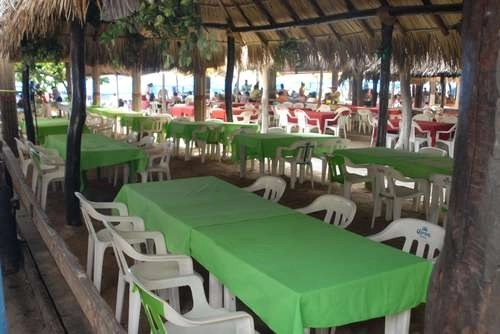 Un restaurante vacío debido ante la propagación de Covid 19 en Acapulco. Foto David Noh Colli /Archivo