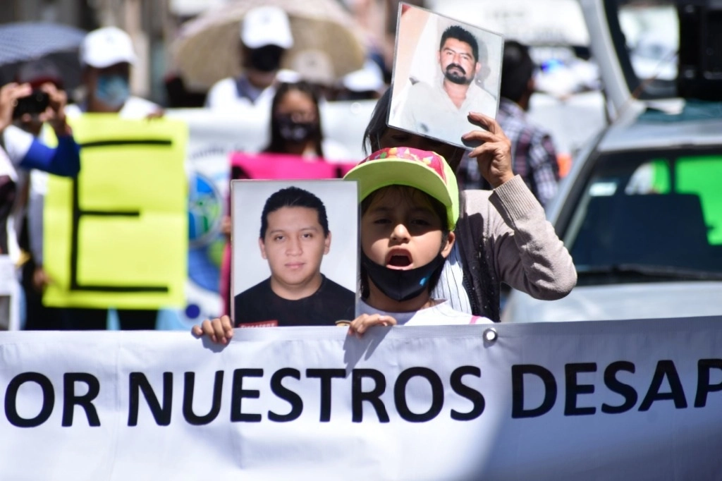 Segunda caminata del Frente Guerrero Por Nuestros Desaparecidos en la capital del estado para exigir justicia y aparición de sus seres queridos. Foto Cuartoscuro