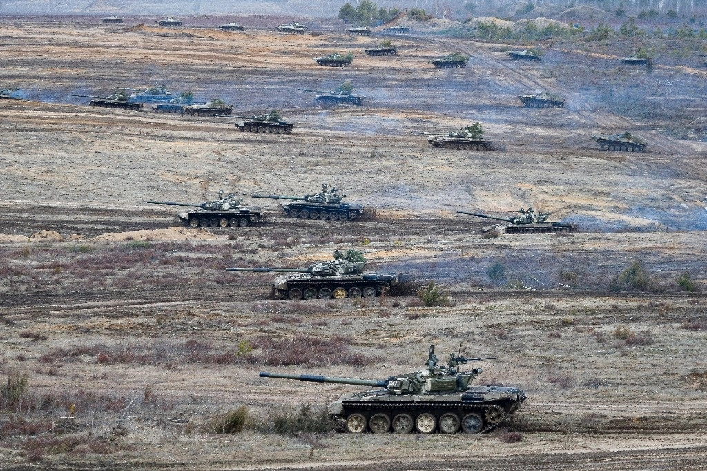Tanques militares rusos en el campo de entrenamiento Obuz-Lesnovsky en Bielorrusia. Foto Ap 