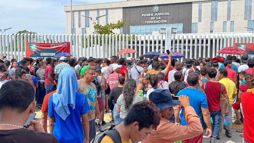 En la protesta participaron migrantes de Brasil, Perú, Ecuador, Ghana, Malí, Mauritania, Bangladesh, Colombia, Pakistán, Honduras, Guatemala, Salvador, Nicaragua, Venezuela, República Dominicana, Cuba, Haití y otros. Foto Edgar H. Clemente
