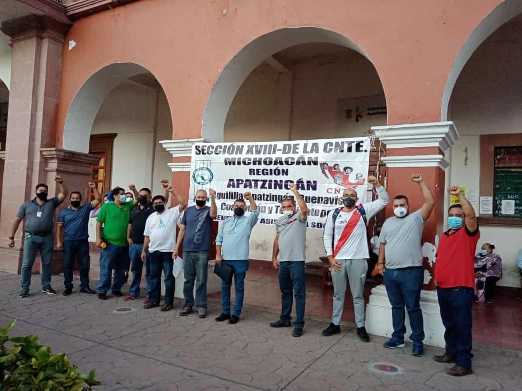 La dirigencia señaló que la semana pasada llevaron a cabo una jornada de movilizaciones de 42 horas, pero no hubo ninguna respuesta y desde este miércoles hasta el viernes efectuarán protestas en todas las regiones de Michoacán. Foto cortesía CNTE