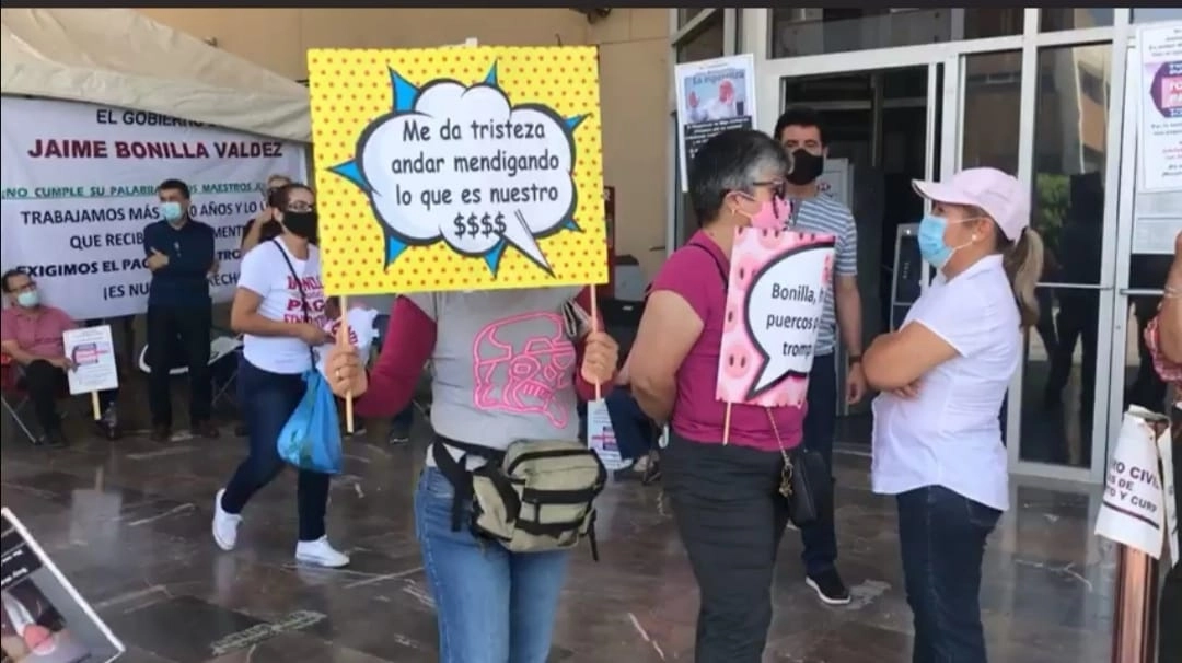 Una maestra estatal exige el pago del finiquito como trabajador en activo para concluir los trámites de jubilación. Foto cortesía Lindero Norte