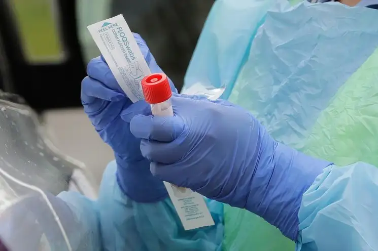 Hospital General de Zona “Solidaridad” amenazaron con irse a paro de labores sino les proporcionan insumos para protegerse de Covid-19. Foto Ap