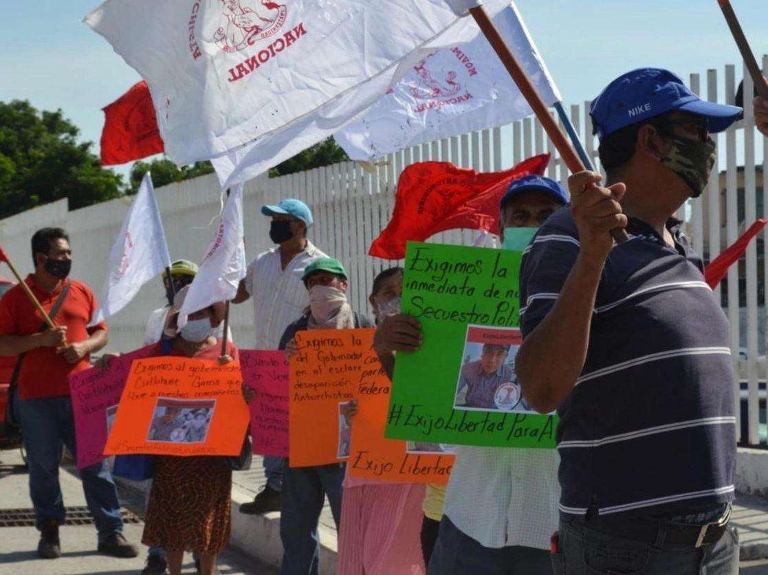 Protesta por parte de la organización Antorcha Campesina en Veracruz. Foto tomada del Twitter de @AntorchaOficial 