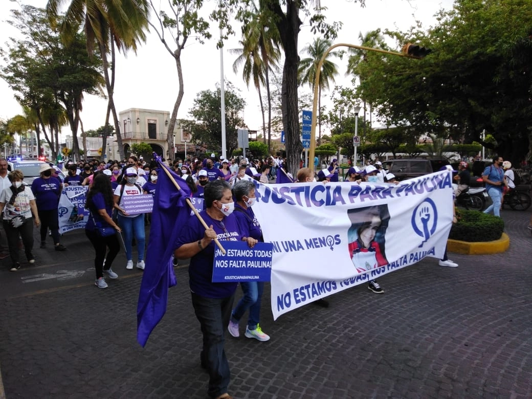 Familiares y amigos exigieron justicia para la profesora. Foto Juan Carlos Flores