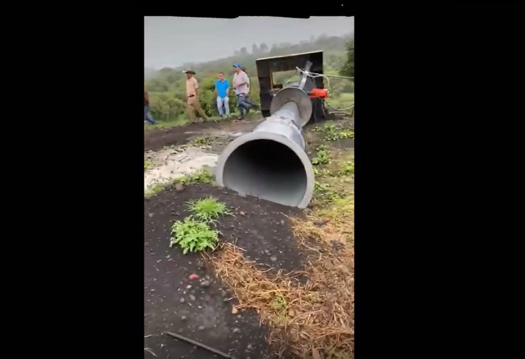 Al menos mil 300 cañones antigranizo operan en las zonas productoras de aguacate, zarzamora, fresa y arándano de Michoacán. Foto captura de pantalla video La Jornada