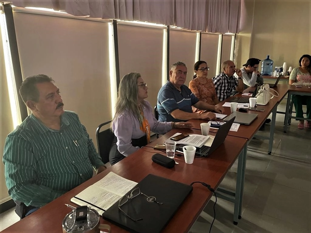 Docentes y administrativos de la UadeO protestaron en las instalaciones de las sedes de Mochis, Culiacán y Mazatlán. Foto Tomada de https://www.facebook.com/UADEOoficial / Archivo