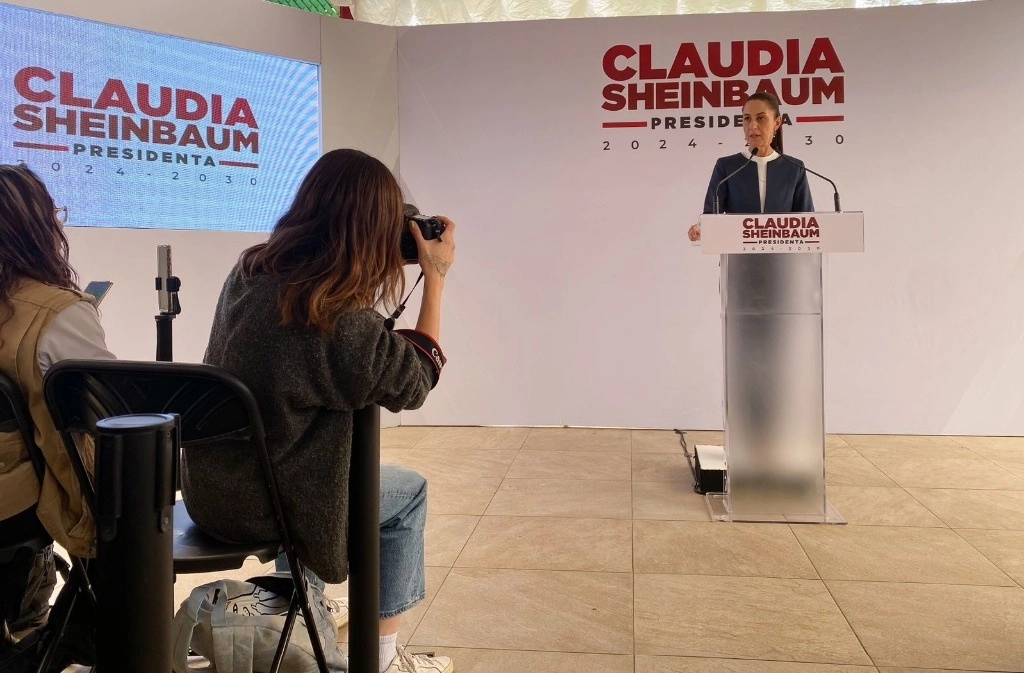 La virtual presidenta electa, Claudia Sheinbaum, ofrece conferencia de prensa en su casa de la transición, en la alcaldía Iztapalapa, en la Ciudad de México, el 8 de julio de 2024. Foto Cristina Rodríguez