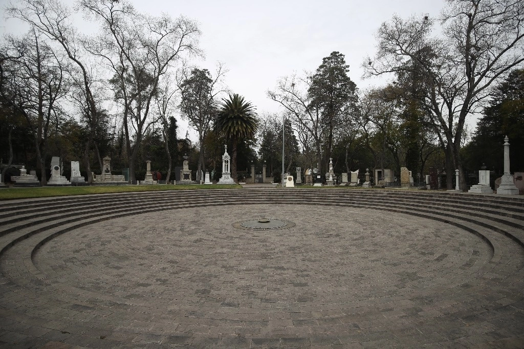 Rotonda de las Personas Ilustres en el Panteón Civil de Dolores. Foto Yazmín Ortega Cortés/ archivo