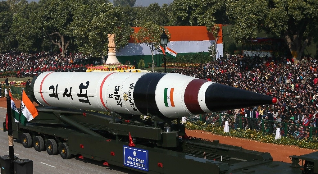 En esta fotografía de archivo del 26 de enero de 2013, se muestra el misil balístico de largo alcance Agni-V durante el desfile del Día de la República, en Nueva Delhi. Foto  Ap